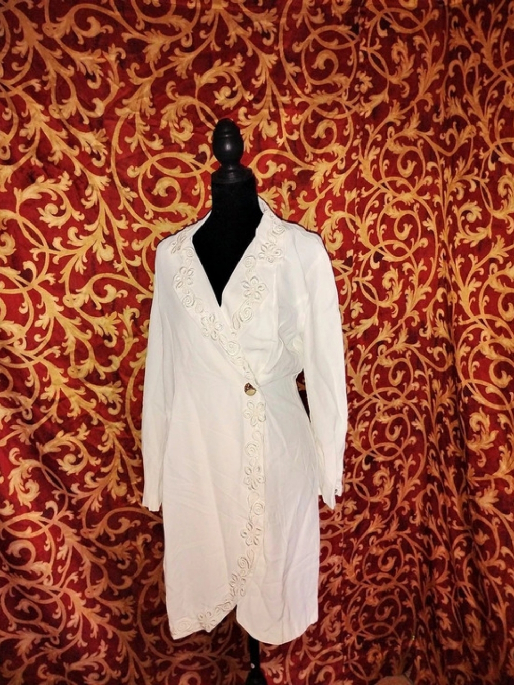 R&M Richards Embroidered White Tunic Like New